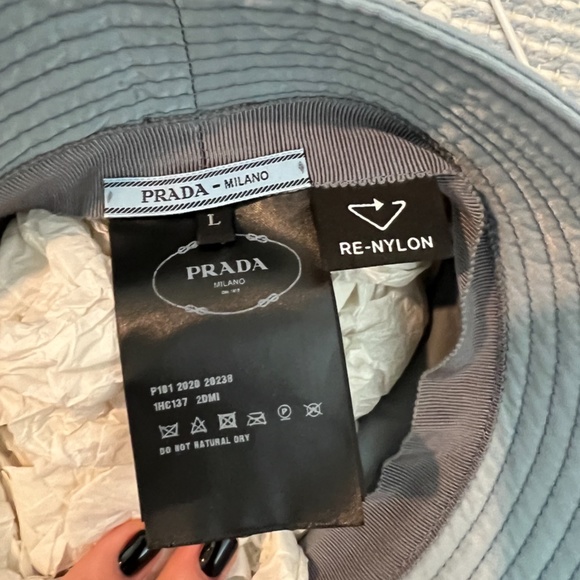 PRADA LIGHT BLUE BUCKET HAT WITH ORIGINAL BAG AND STUFFING! - Picture 4 of 6